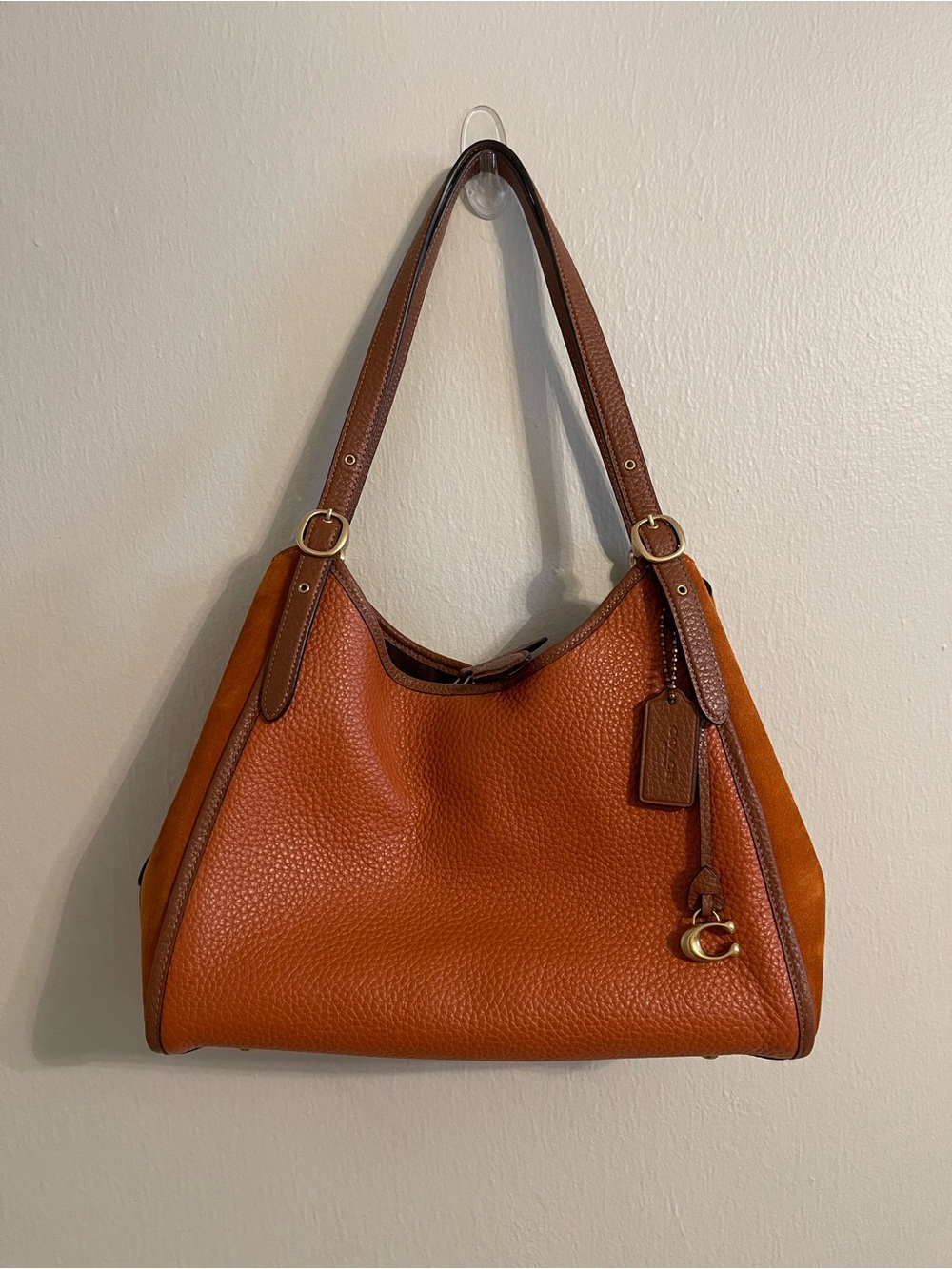 COACH Lori Shoulder Bag in Orange
Soft